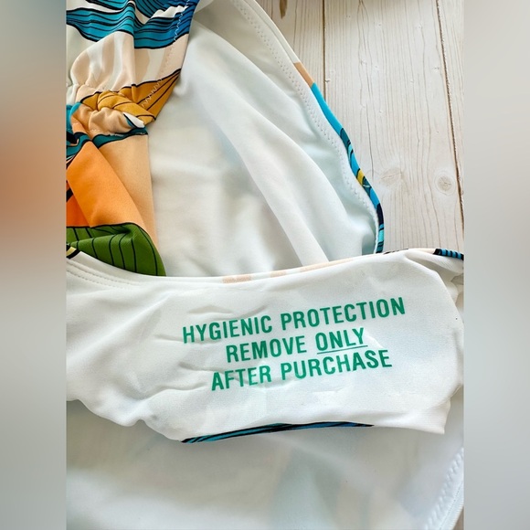 CALIA Women’s Long Sleeve Rushed Rashguard and Adjustable Tie Front Bottom NWT - Picture 7 of 12